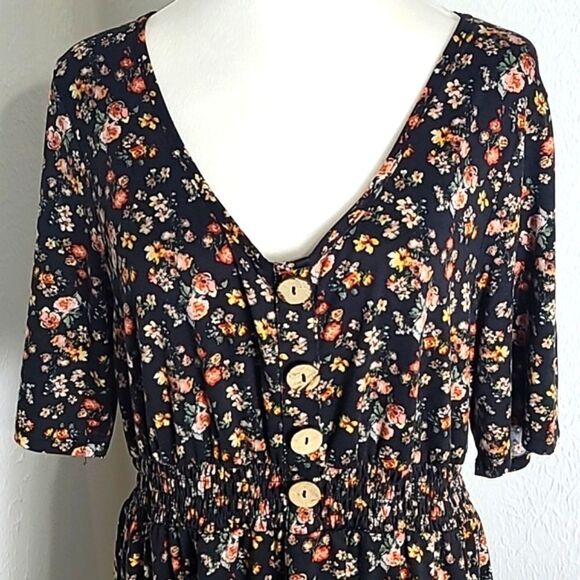 Vibe Black Floral Dress, Ruffled Hem, Size 1X - Picture 2 of 11